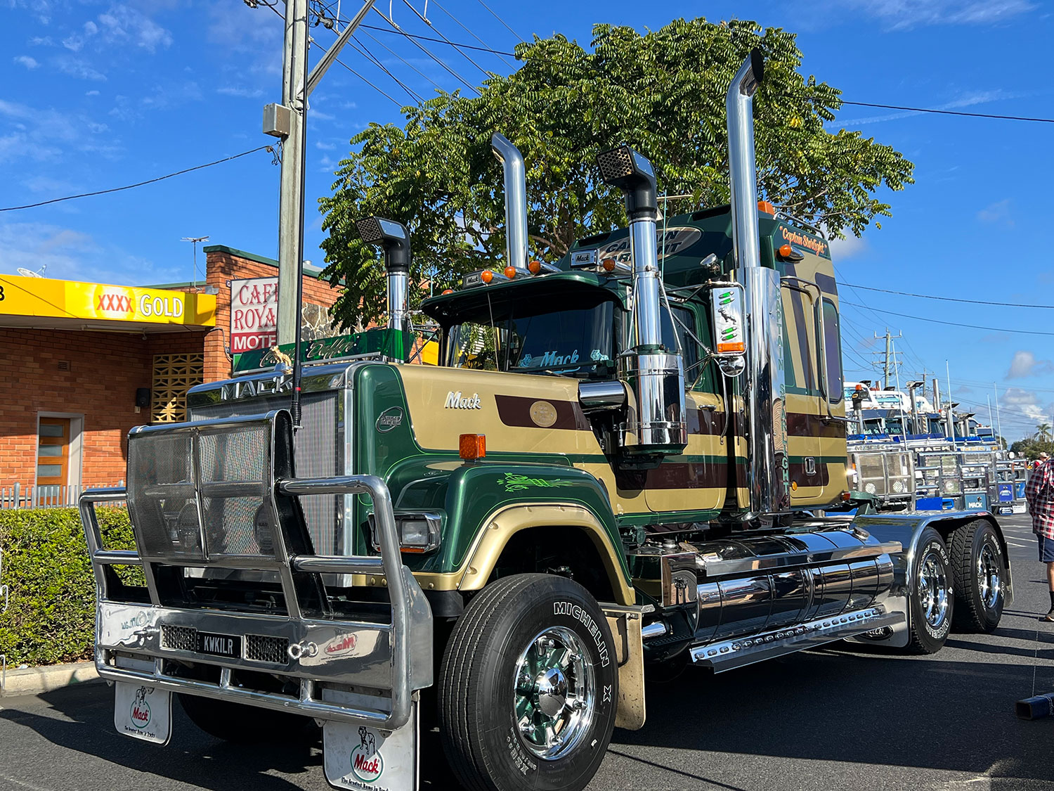 Casino Truck Show - SIlverback