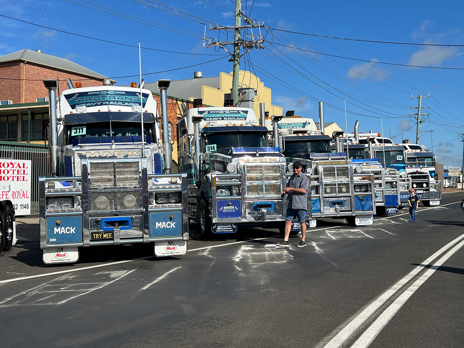 Casino Truck Show - SIlverback